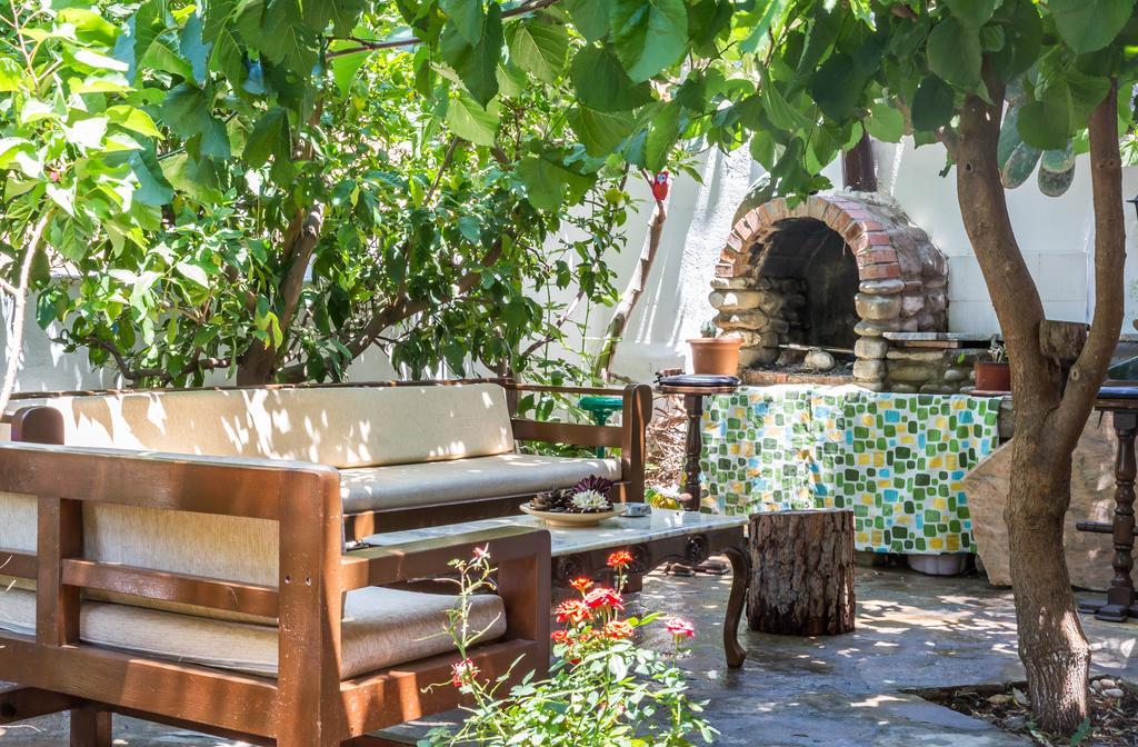 Zakkum Pansiyon Kaş Exteriör bild