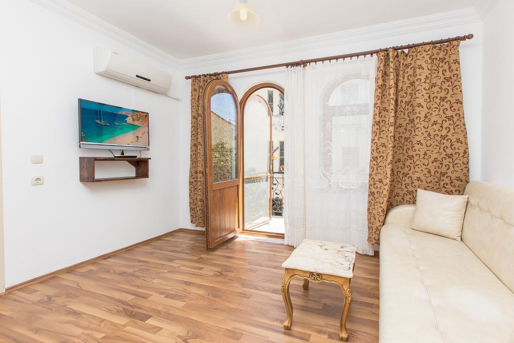 Zakkum Pansiyon Kaş Exteriör bild