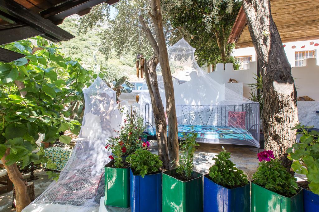 Zakkum Pansiyon Kaş Exteriör bild